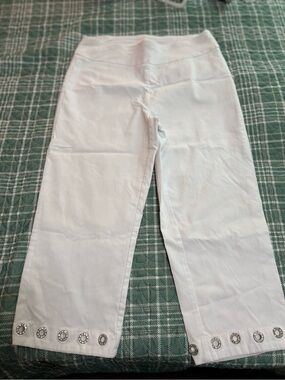 Zac & Rachel White Straight-Leg Jeans with Hem Grommet Detail